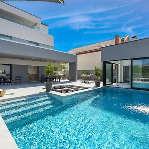  Villa Omnia